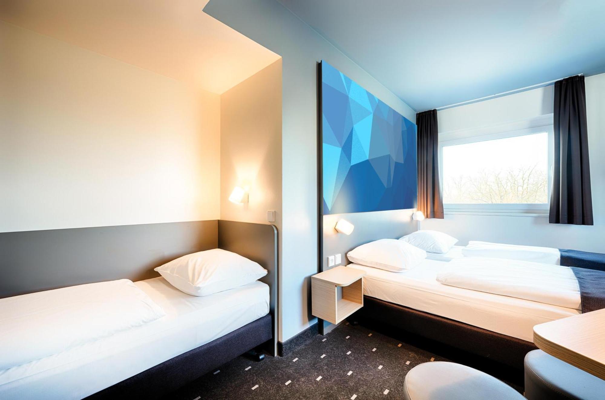 B&B Hotel Stuttgart-Vaihingen ภายนอก รูปภาพ